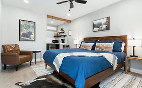 The Congress Sequoia Motel Rm6